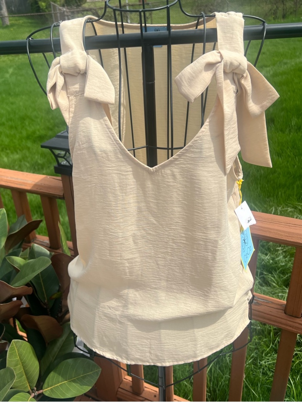 CeCe Calm Dessert-Colored Bow Tie-Shoulder Camisole V-Neck Sleeveless NWT